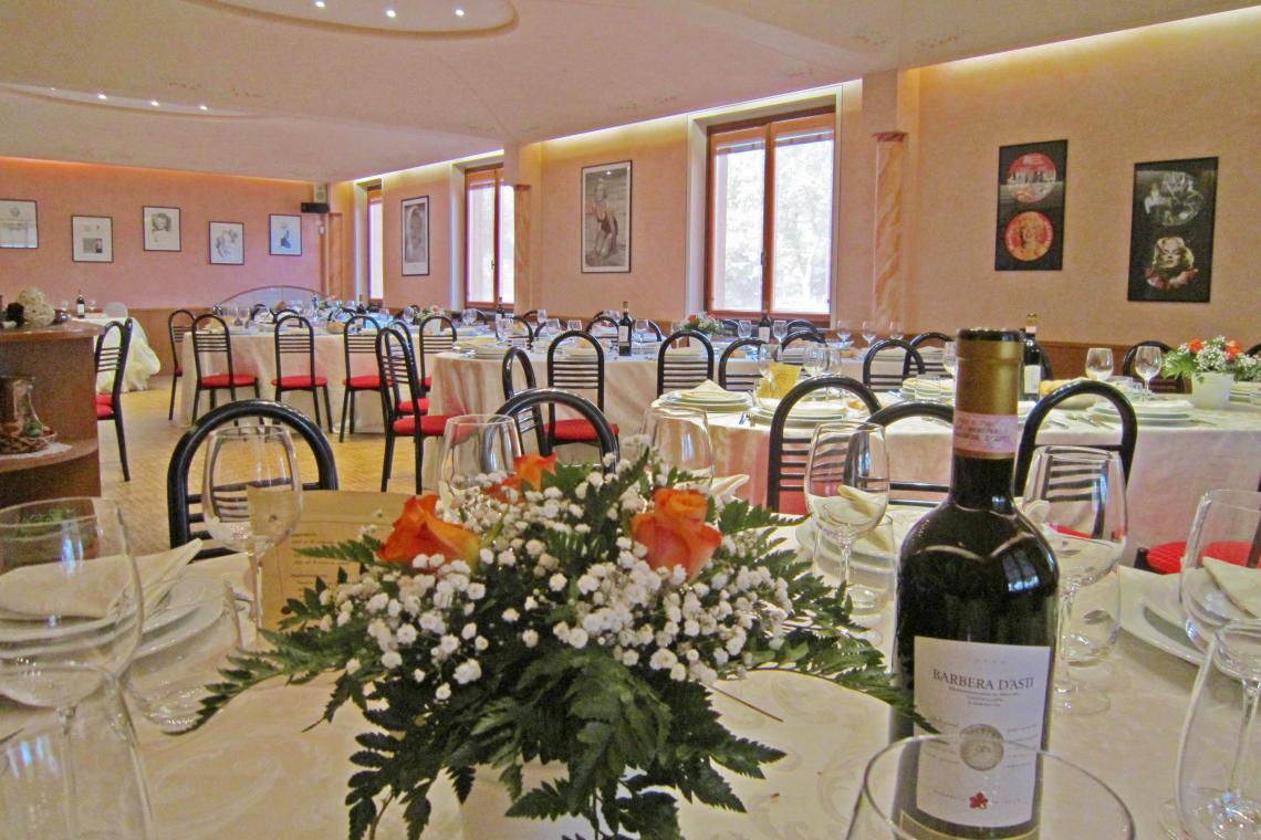 , Sala Marilyn, Location